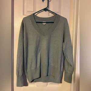 Light blue vneck sweater size L